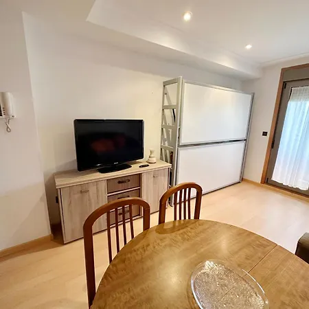 Edificio Habitat En A 50 Metros De Silgar Con Parking アパート *